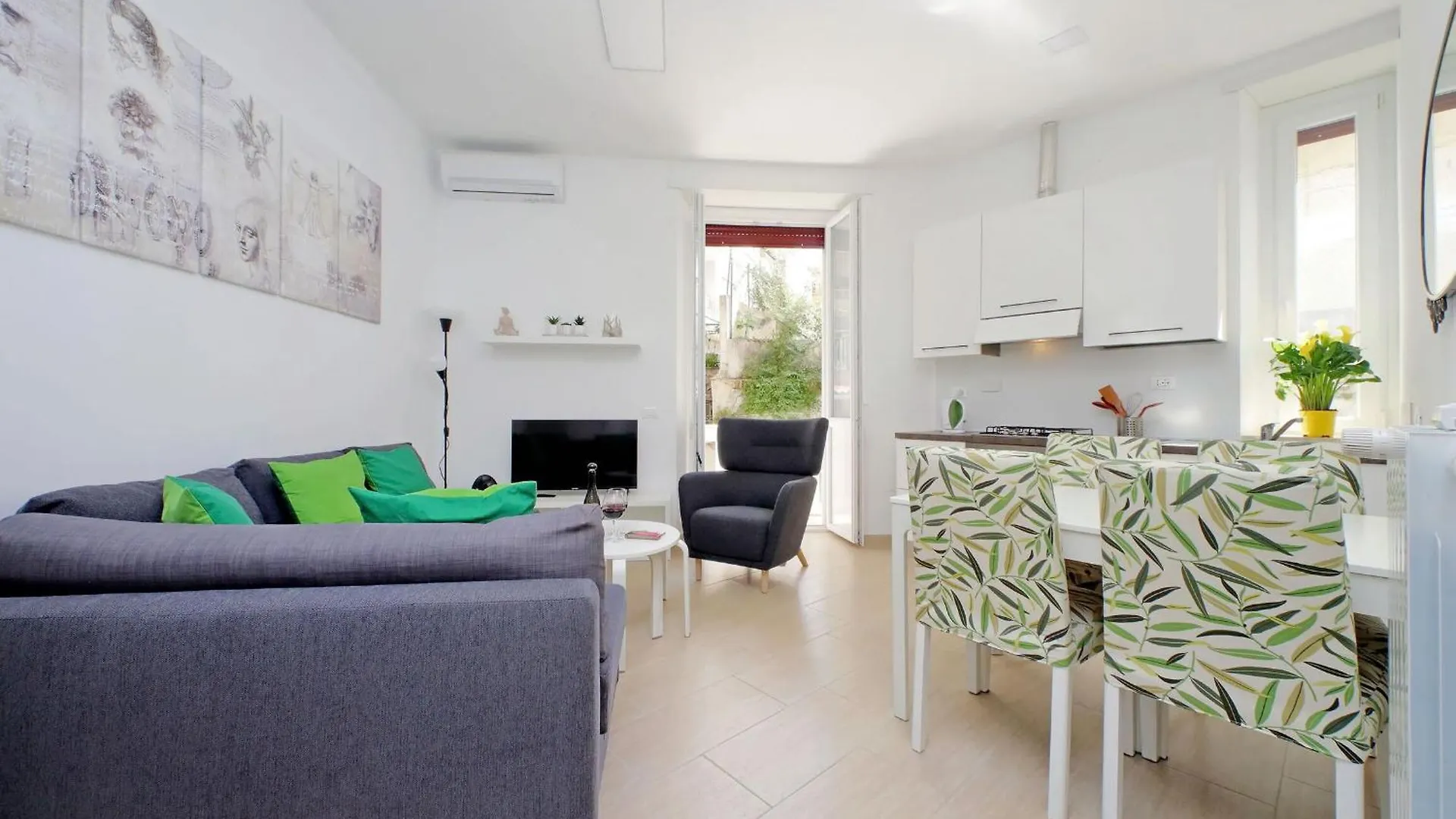 Apartment Livorno By Halldis Rome